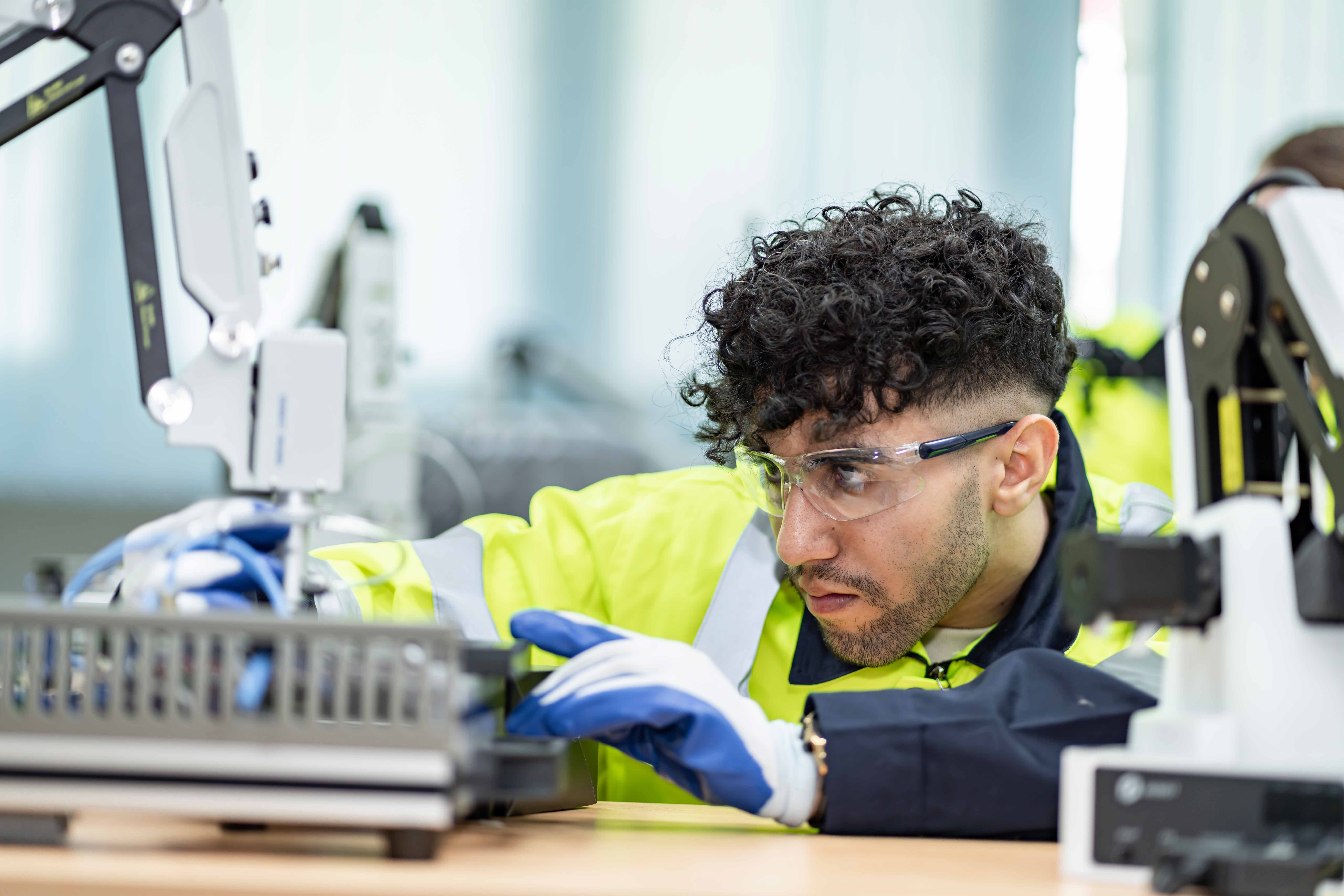 Level 2 Engineering Operative_headerphoto